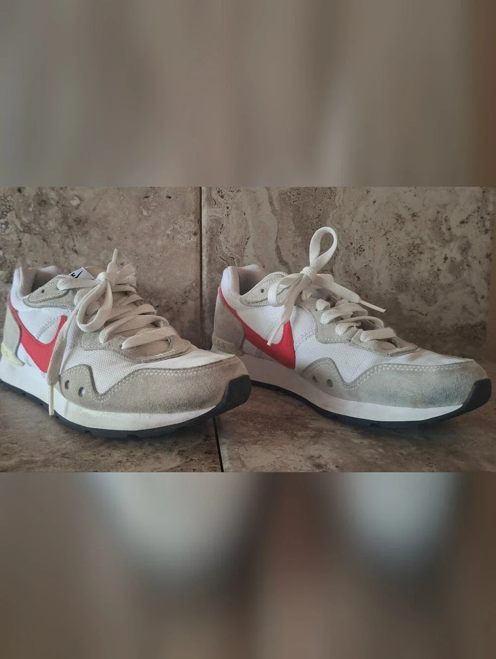 Nike Women Athletic Sneakers White Gray with Red Swoosh - Picture 2 of 3
